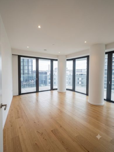 Elegante 4-kamer-eigenaarswoning in de Grand Tower – exclusief wonen boven de daken van Frankfurt – Wohnzimmer ohne Möbel
