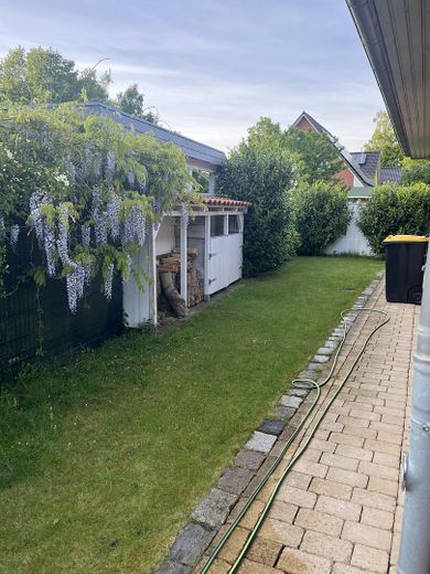 Holz- und Müll Stellplatz