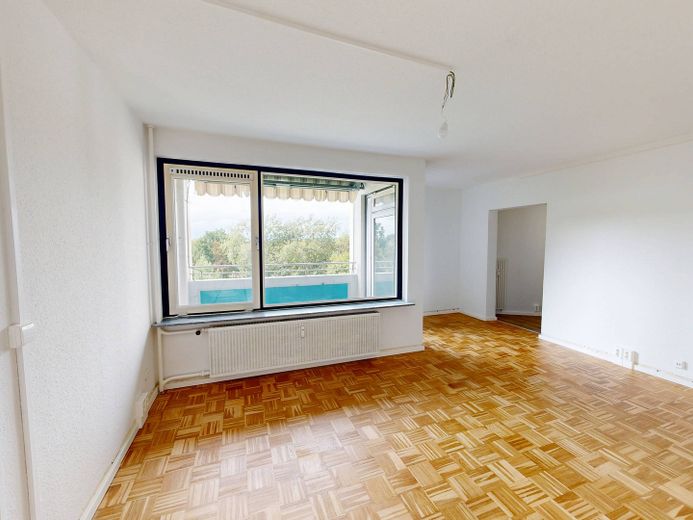 Appartement moderne de 2 pièces avec BALCON – Ansicht I: Wohn- und Esszimmer
