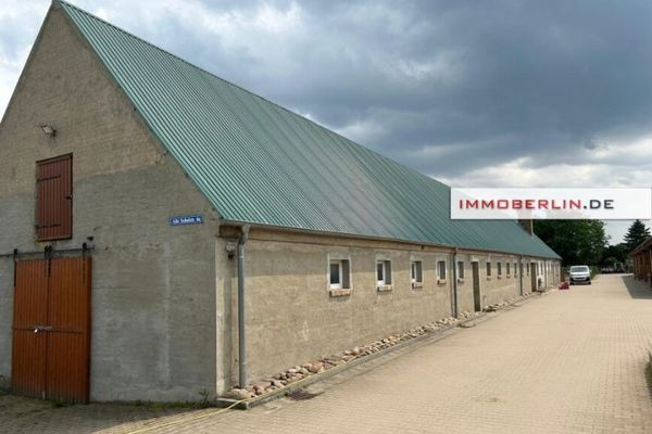 IMMOBERLIN.DE - Atrakcyjny folwark jeździecki z działką budowlaną pod hodowlę koni i rolnictwo