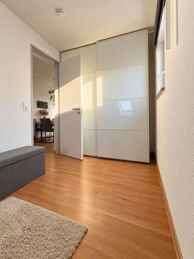 Bellissimo appartamento mansardato di 3 locali con balcone esposto a sud nella Südstadt – Cercasi subentrante dal 01.12. – Schlafzimmer