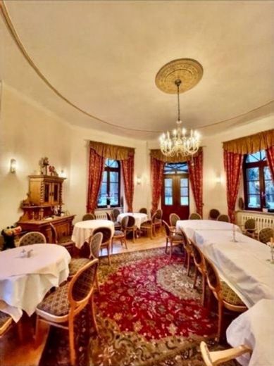 Eventlocation im Schloß Waldrogäsen bei Burg 
Einzigartige Schloss-Eventlocation | bis 100 Pers. | – Speisesaal