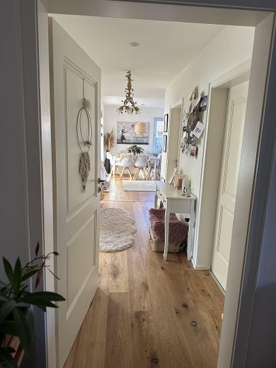Ehemaliger Bauernhof mit Stadl, großem Grundstück und vielseitigen Nutzungsmöglichkeiten – Eingang EG Wohnung