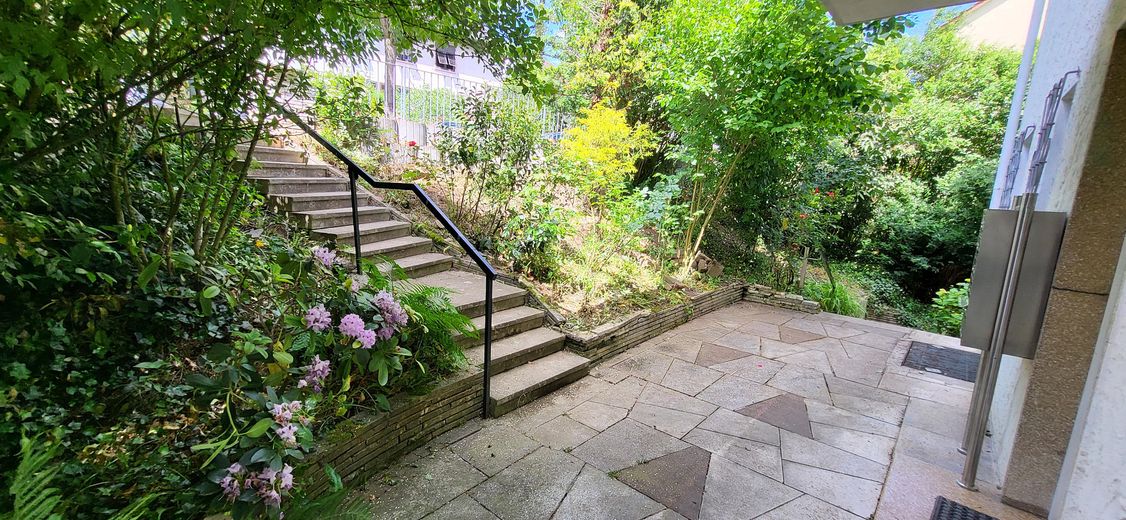 Exclusive 3-room apartment, fitted kitchen, terrace, winter garden + garden, top location Pforzheim Nordstadt – Zugang vom Oberen Wingertweg