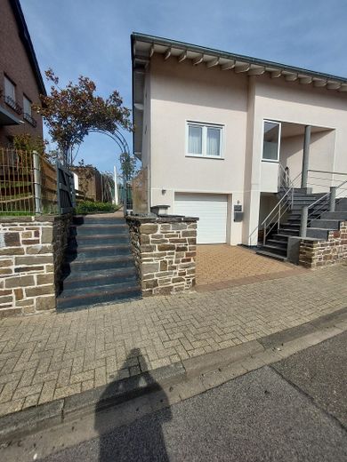 Casa unifamiliare con veranda invernale ;terrazza; giardino e garage.  !!(prezzo trattabile) – Foto 36