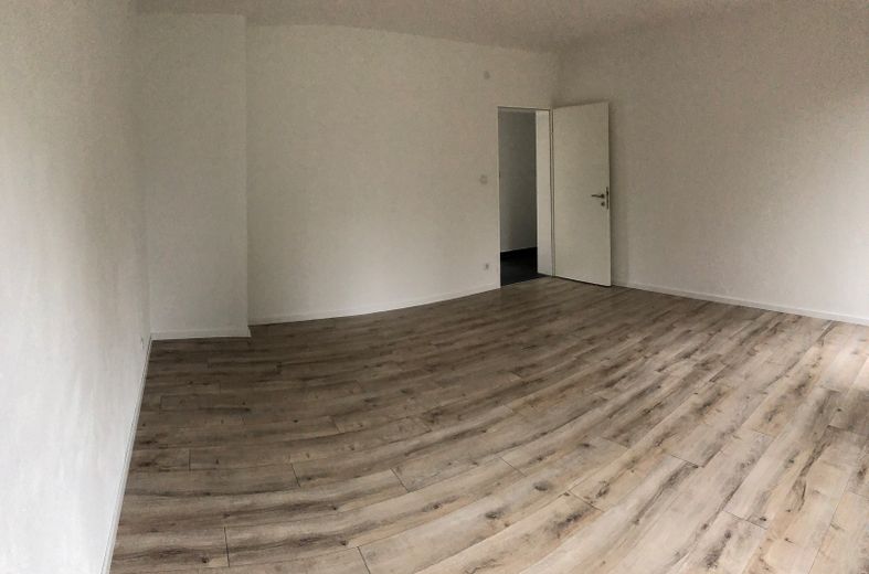 Renovierte 4-Zimmer-Wohnung mit Garten in Rheine-Hauenhorst – Wohnzimmer