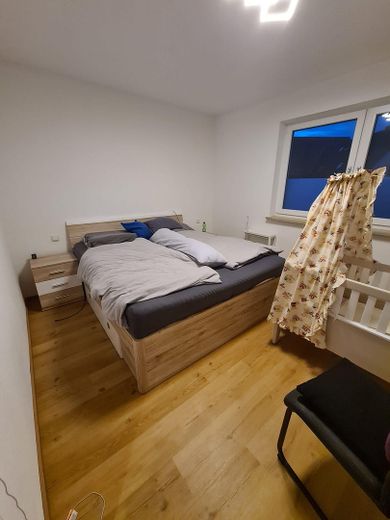 3.5-room 90 m² apartment in a new building for rent – Schlafzimmer