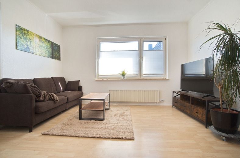 Helle, gut geschnittene und komplett möblierte 3-Zimmer-Wohnung in Rüttenscheid Nähe Girardethaus – 611c9b288a4703ffb1ad5c1b30685b7cd5231d65.jpg