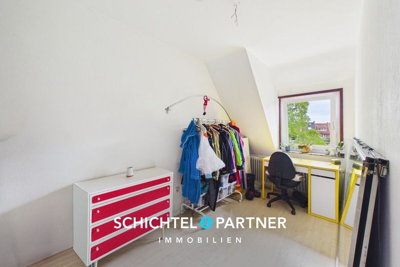 Fähr-Lobbendorf | Anlegerwohnung mit 3 Zimmern und saniertem Gebäude – S&amp;P | Büro