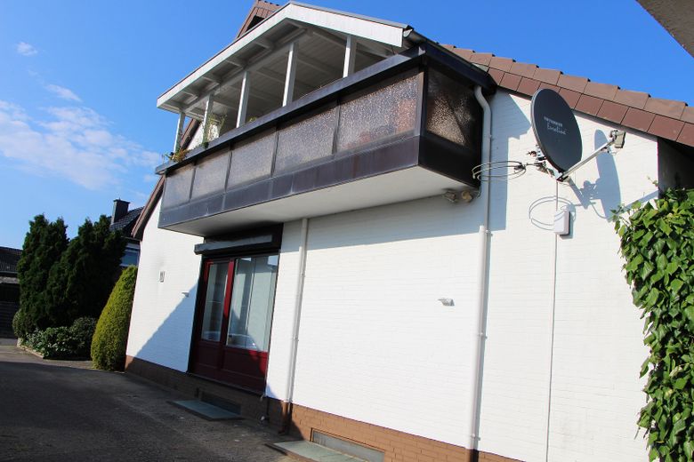 Großzügiges Einfamilienhaus mit vermietetem Obergeschoss – Foto 5