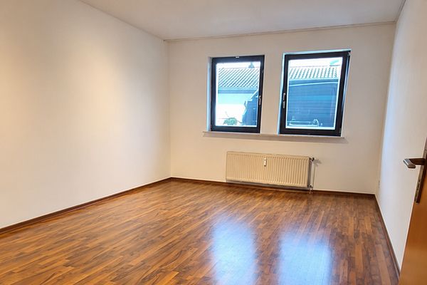 Luminoso appartamento ben tenuto di 2 locali con cucina e bagno