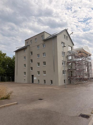 Neubau-Erstbezug: Mehrere 3-Zimmer-Wohnungen mit 67–72 m², Balkon & Energieklasse A+ – Hausansicht