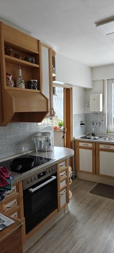 Mehrfamilienhaus mit großem Grundstück – 1 OG Küche