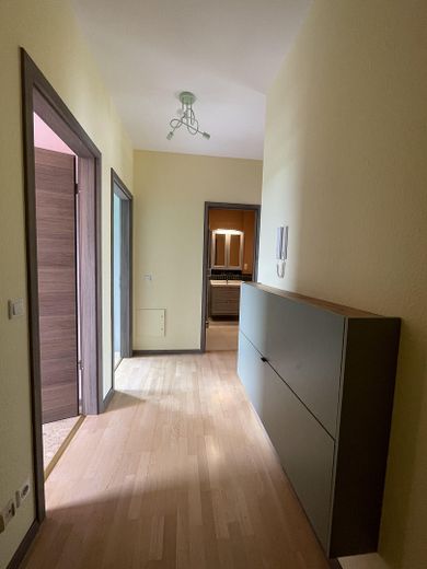 Helle möblierte Dreizimmerwohnung am Jungfernsee – Flur