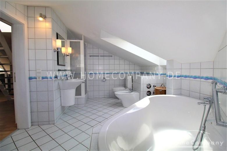 18579 HomeCompany Dresden Schickes möbliertes Dachgeschoß-Apartment in Blasewitz mit Blick über Dresden max. 3 Personen – 84d50bc85a393c01e074381de37ae0267fe88e3b.jpg