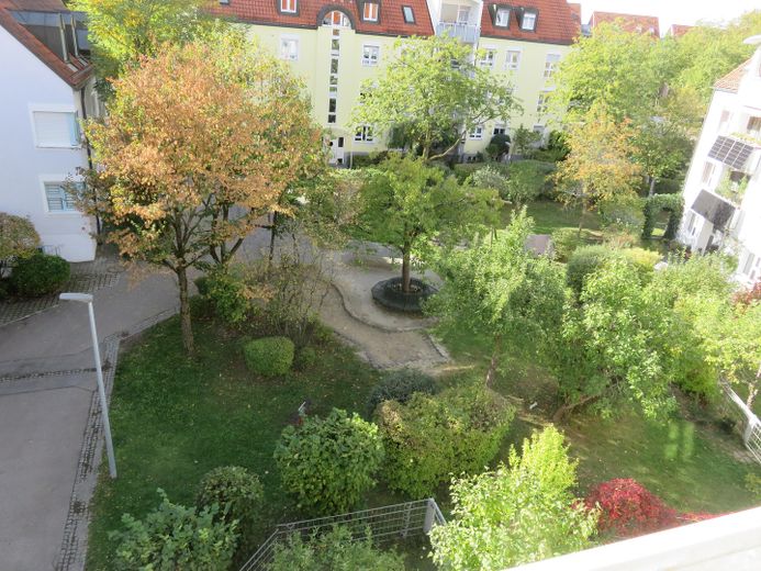Bezugsfreie Maisonette-Wohnung nahe der Dachauer Altstadt, Erbpacht – Innenhof