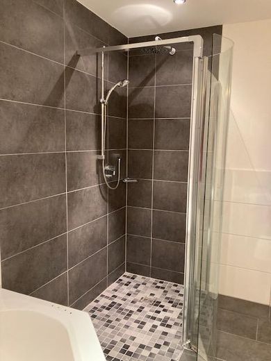 Bad (Dusche)