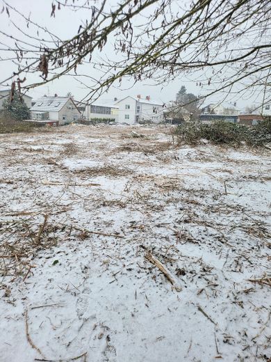 Grundstück im Winterzustand