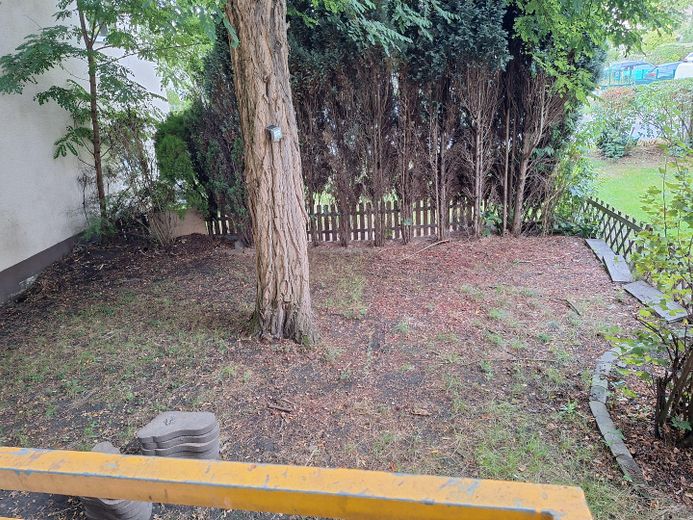 Modernisierte Wohnung mit 2,5 Zimmern, Balkon und Garten (Unterstr. 72) – Garten