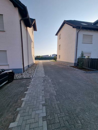 Ramstein | 27 viviendas | TOTALMENTE ALQUILADO | 437.064 € de alquiler neto anual | 6,33 % DE RENTABILIDAD BRUTA | FACTOR 15,79 – Außenansicht Seufzerweg 2-4