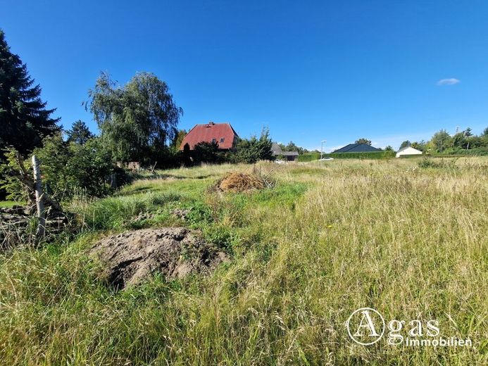Bauträgerfreies Grundstück ca. 567 m² groß in idyllischer Lage in Teschendorf / Burg Stargard – Grundstück Ansicht 1