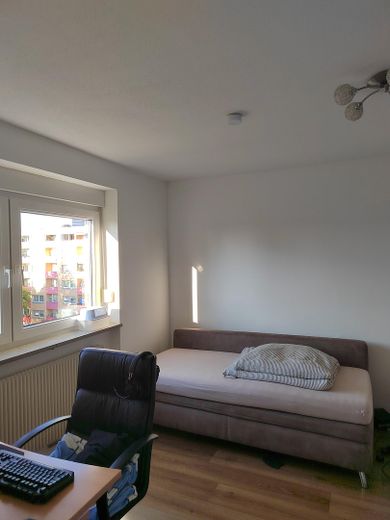 4- Zimmer Wohnung im D-Programm mit 2 Balkonen und Einzelgarage – Kinderzimmer