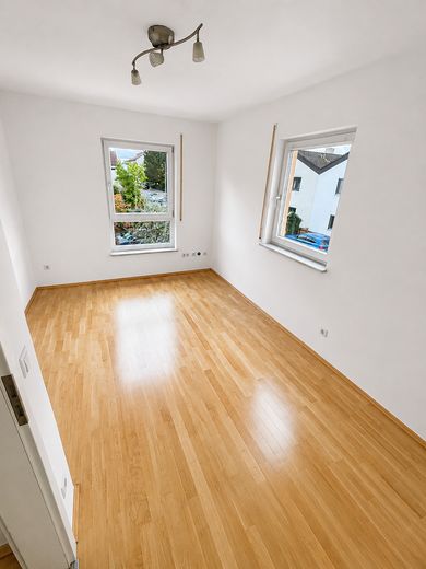 Schönes Reiheneckhaus mit EBK in Baiersdorf - von Privat / Provisionsfrei – Kind 1