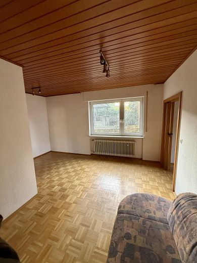 In ristrutturazione – ampio appartamento al piano terra con grande terrazza, spazio per famiglia e cane – Zimmer 1
