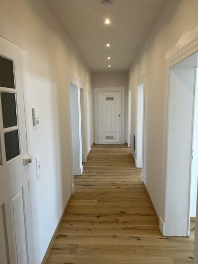 Kernsanierte 4-Zi-Altbauwohnung mit Balkon im Herzen Bambergs – Flur