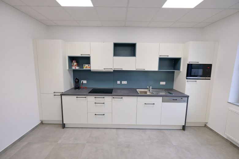 vollausgestattete Küchenzeile 