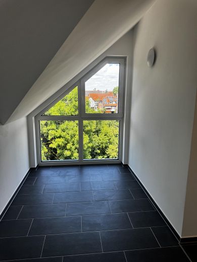 Wohnen mit Stil: Penthouse-Wohnen im Grünen – 4-Zimmer-Dachgeschosswohnung mit ca. 144 m² – Hausflur Nische