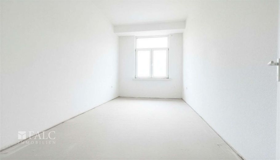 Renditeobjekt Marxloh - MFH mit 912 m² Wfl., sanierungsbedürftig – Schlafzimmer 2OG - (KI generiert)