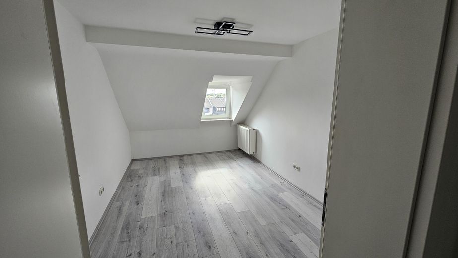 ZENTRUM ALSDORF,SEHR SCHÖNE ca. 63 m2 DACHGESCHOSS WOHNUNG ZU VERMIETEN – Foto 8