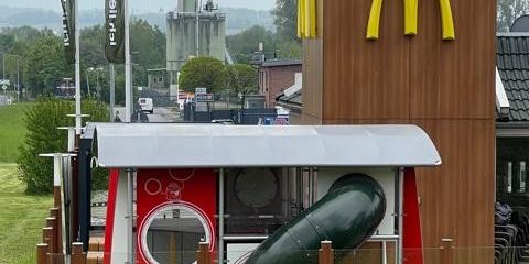 Grundstücksansicht gegenüber 