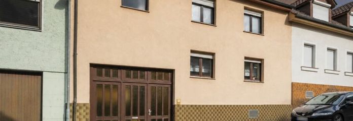 Reihenmittelhaus mit Innenhof, Garten und individuellem Gestaltungspotenzial! - OT Königsbach