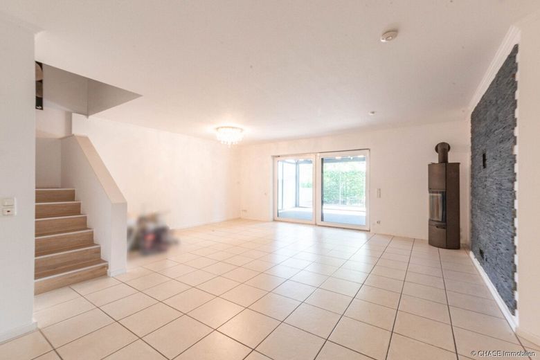 Moderne Wohneinheit in TOP-Wohnlage - Bestes Wohnen mit Garten und Pool in Hameln, Wangelist! – Wohnzimmer