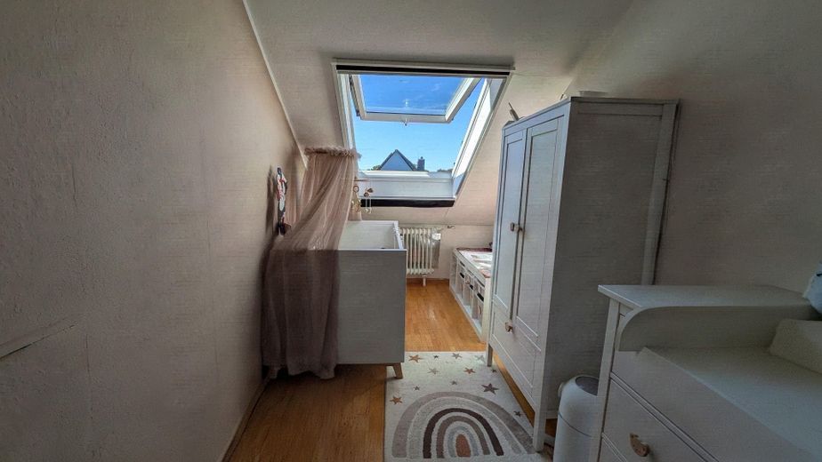 Ruhig & bahnhofsnah: Vermietete 3 ZW mit Garage & Ost-Balkon in Norsingen – kleines Zi. (Kind, Arbeiten)
