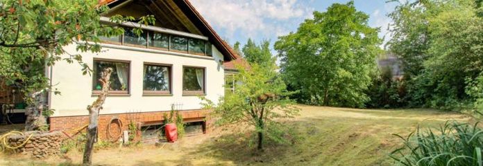 Rodzinna sielanka z ogrodem przy ślepej uliczce