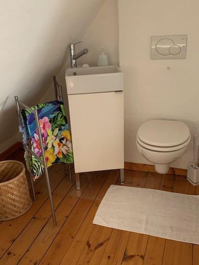 Waschtisch-WC-Ecke DG