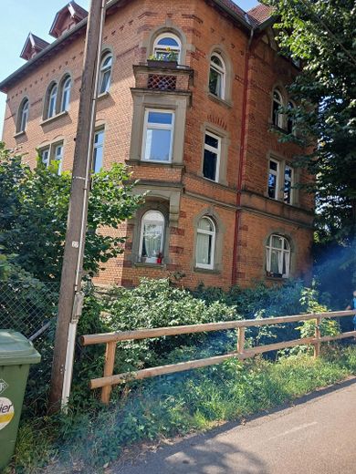 Provisionsfrei vom Eigentümer: Vermietete 2ZKB-EG-Wohnung in Heslach – Hausansicht Rückseite