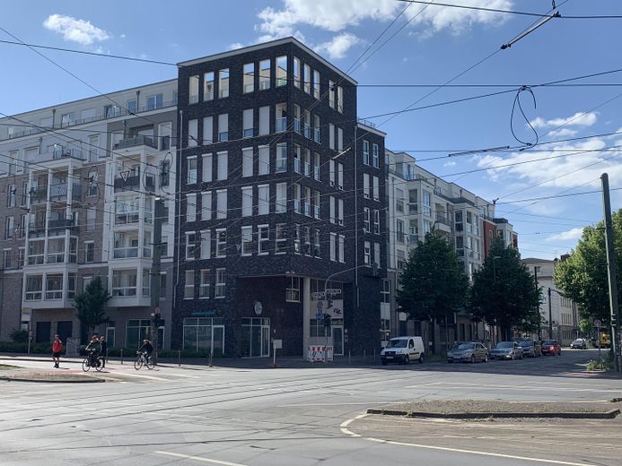 2 odalı daire - Özel teklif! - Loggia ve kapalı otopark alanı ile. – FlinCarré Bauteil A