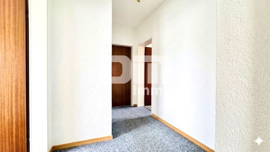 شقة أنيقة من 3 غرف تشمل شرفة + موقف سيارات تحت الأرض في موقع متميز بالقرب من Rammelsberg – Flur / Diele