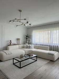 STILVOLL WOHNEN MIT EBK  &  BALKON – 1782123949_e45aa3.jpg
