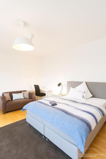 Gemütliches, voll möbliertes 2-Zimmer-Apartment mit Balkon in Sendling – 535ab64836f8492583cd6037712cea18a31febce.jpg