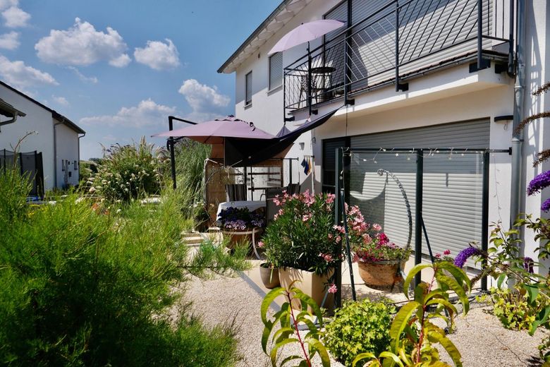 2-FH mit sep. Wohnbereich Energieklasse A - Photovoltaik und Solaranlage - Traumhaft schöne Lage! – Terrassenseite