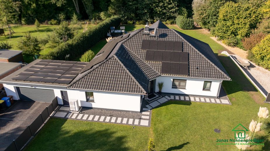 Exklusives modernes Einfamilienhaus mit Garten und Doppelgarage - für den Käufer provisionsfrei – Foto 4