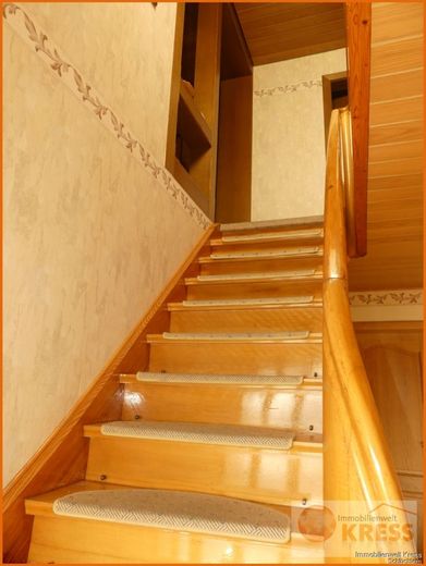 2 Familienwohnhaus mit 3 Wohneinheiten, 3 Garagenstellplätzen, Balkon &amp; Terrasse/Wintergarten – Bild 8
