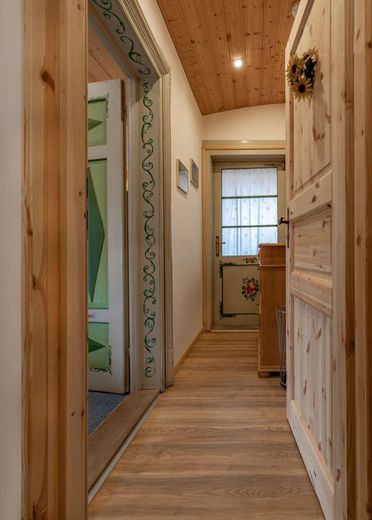 Appartement meublé d’une pièce dans un emplacement privilégié au bord du Schliersee – location de 1 à 6 mois – Gardarobe