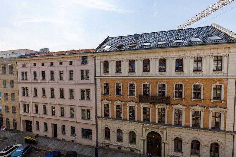 Listed monument-protected maisonette · 137m²· 70 m² roof terrace · elevator · vacant · Leipzig Zentrum-Nord – Ausblick Wohnzimmer