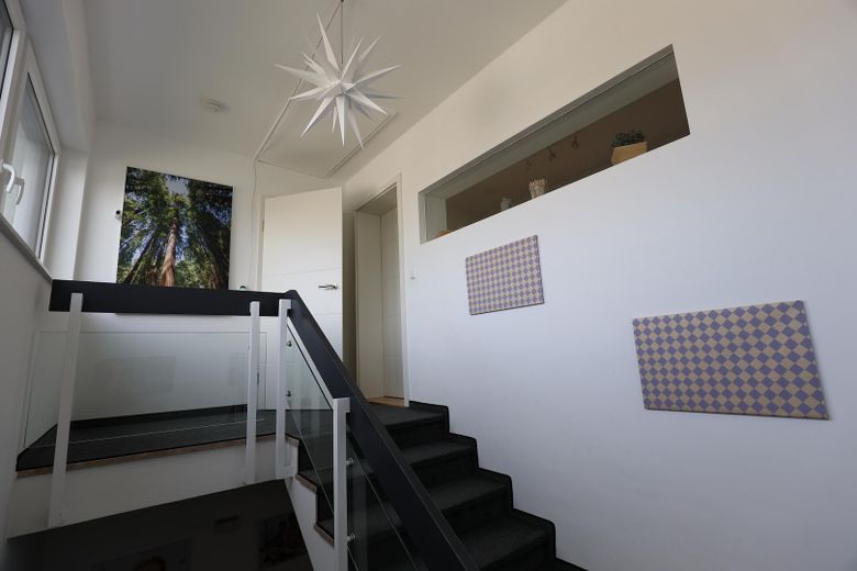 Hochwertiges, modernes Einfamilienhaus | Großer Garten | Sanierung 2014 | Klimaanlage | PV-Anlage – Treppenhaus